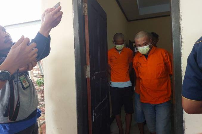 Tiga Terduga Maling Tripleks Ditahan